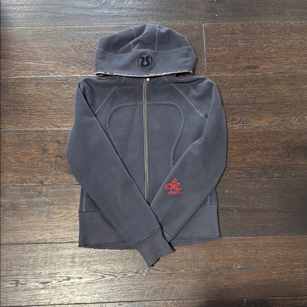 RARE lululemon love scuba